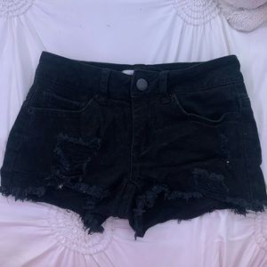No boundaries, low rise size 1 jean shorts